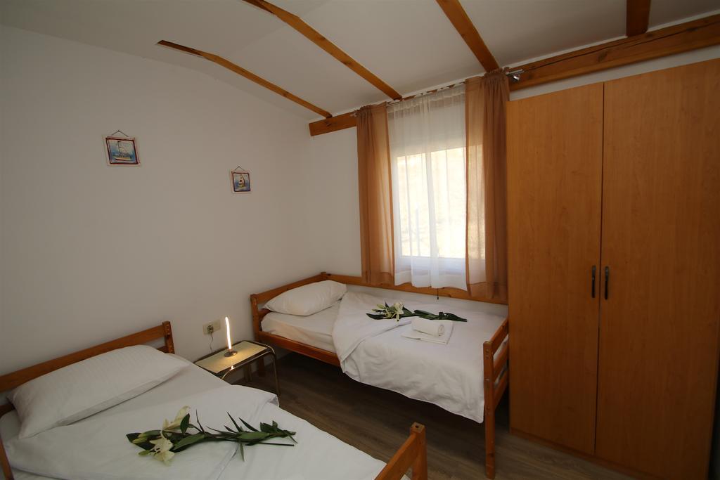 Oak House Villa Zadvarje Buitenkant foto