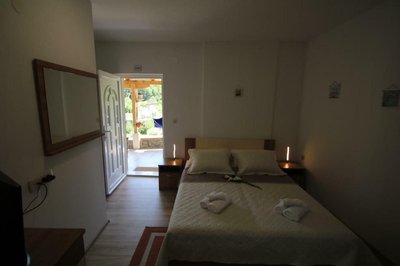 Oak House Villa Zadvarje Buitenkant foto