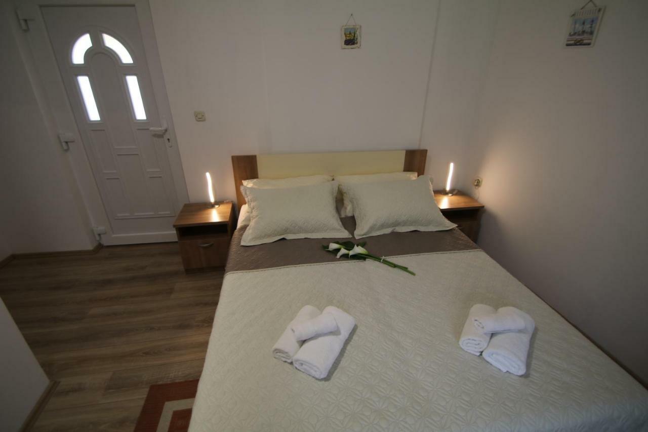 Oak House Villa Zadvarje Buitenkant foto